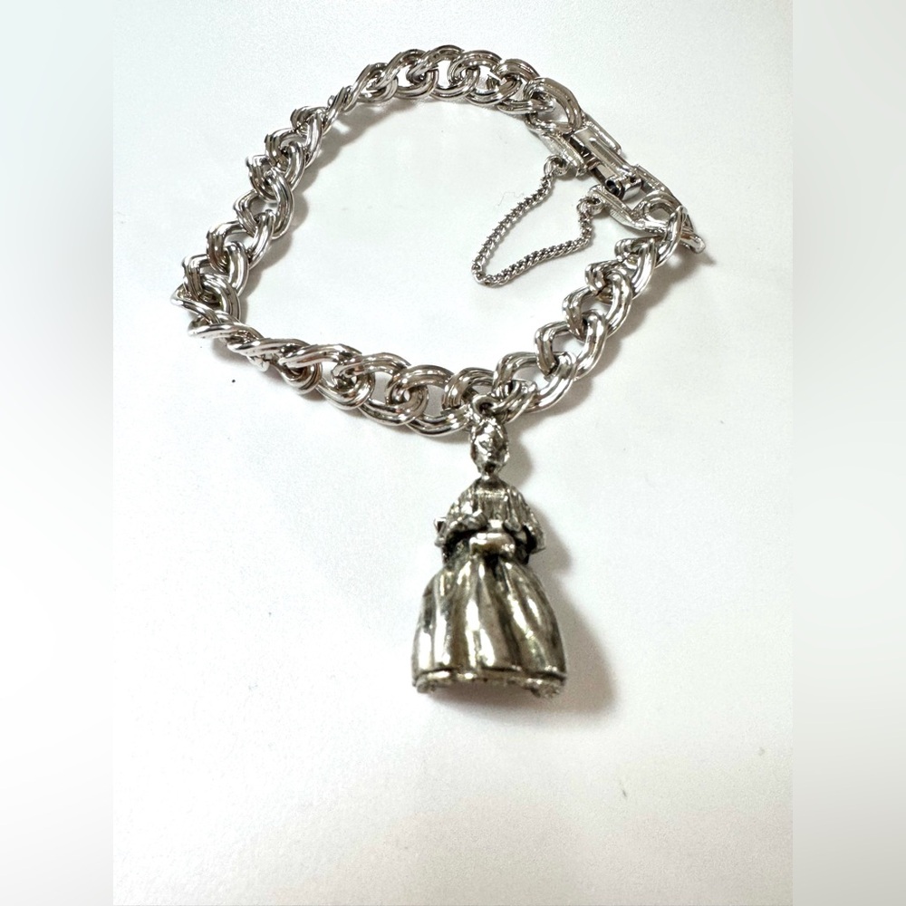 Vintage Silver-Tone “Martha Washington” Bracelet